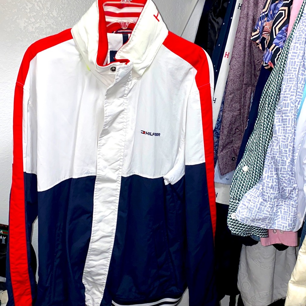 Super cool Tommy Hilfiger jacket! Basically new no stains.
